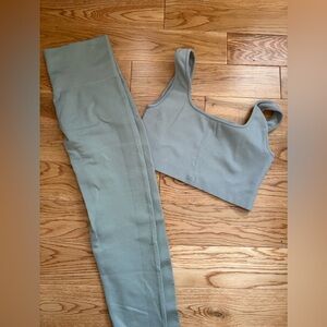 SET Activewear Set Size Small